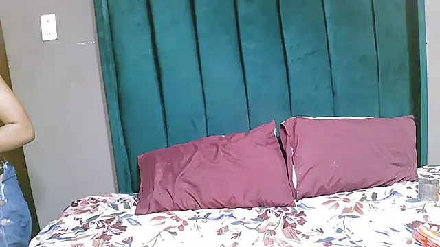 Lovecandy25x online show from September 2025 01:32:01 PM