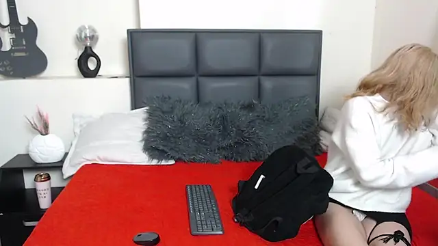 Amnesia  online show from September 2025 01:34:01 PM