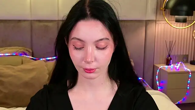 Goldy Stark online show from October 2025 08:44:01 PM