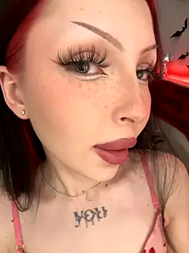 Snapshot of Lina_Thornton_ chatting on October 2025 08:33:01 PM Lina Thornton online show from October 2025 08:33:01 PM