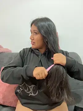 SharaRous online show from October 2025 11:54:01 AM