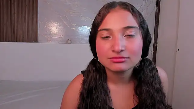 BellaSky4 online show from October 2025 12:03:01 PM