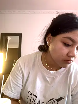 Isabella Gold online show from September 2025 05:16:02 PM