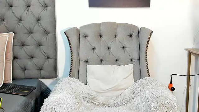 Snapshot of nahiroby_ebony chatting on September 2025 06:44:01 PM nahiroby ebony online show from September 2025 06:44:01 PM