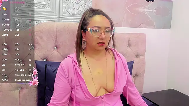 leyla smithh online show from September 2025 01:27:01 PM