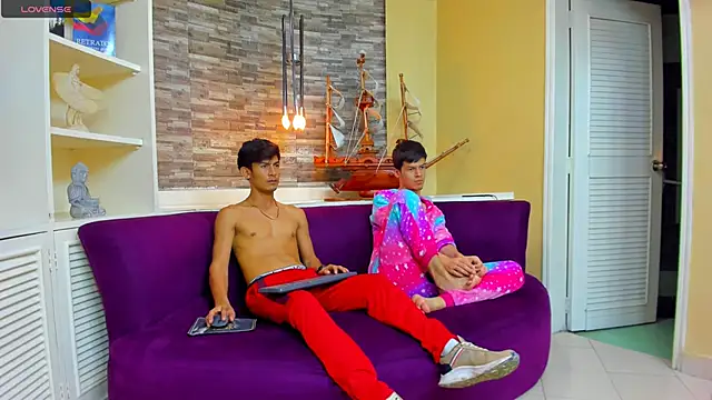 Holdme Hot online show from September 2025 03:17:02 AM