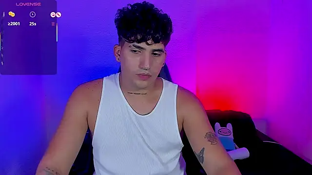 Snapshot of Saturn_boy chatting on November 2025 03:28:02 AM Saturn boy online show from November 2025 03:28:02 AM