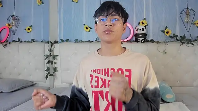 AleAurarashi online show from December 2025 05:46:01 AM