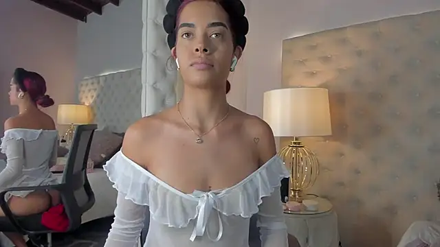 Snapshot of AlannaBlakes chatting on November 2025 02:54:01 AM AlannaBlakes online show from November 2025 02:54:01 AM