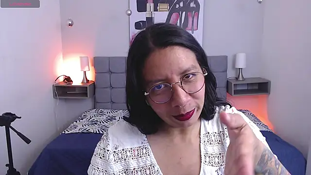 sophia reyes  online show from September 2025 04:26:01 AM