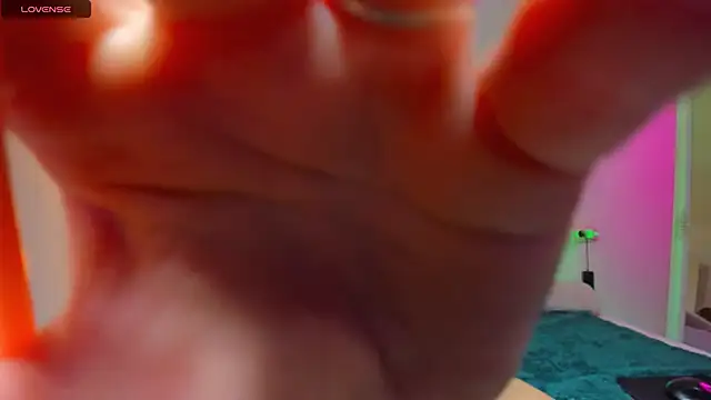 Snapshot of ArinaWinss chatting on October 2025 06:11:01 AM ArinaWinss online show from October 2025 06:11:01 AM