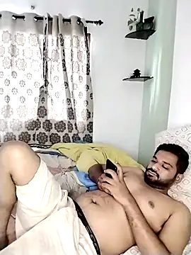 Snapshot of avi007p chatting on October 2025 06:25:02 AM avi007p online show from October 2025 06:25:02 AM