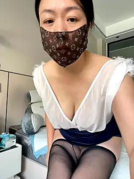 300-AMAM online show from October 2025 06:01:01 AM