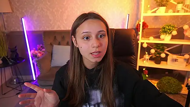 Snapshot of AnnaPearl chatting on October 2025 08:18:02 PM AnnaPearl online show from October 2025 08:18:02 PM