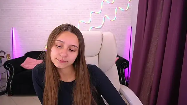 Snapshot of AnnaPearl chatting on November 2025 01:33:01 PM AnnaPearl online show from November 2025 01:33:01 PM