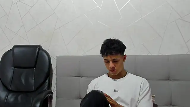 Alex Colton7 online show from October 2025 02:34:01 AM