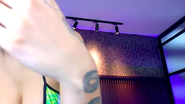 AshleyBaker1 online show from November 2025 02:50:01 PM