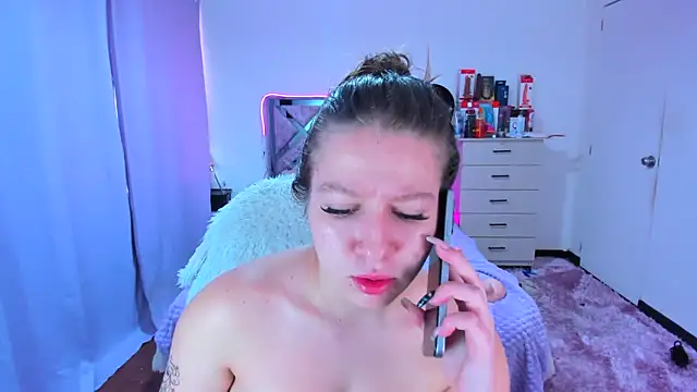 Luna Analya online show from November 2025 04:06:02 PM