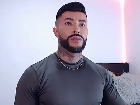 andrea de lucaa online show from October 2025 02:44:01 AM