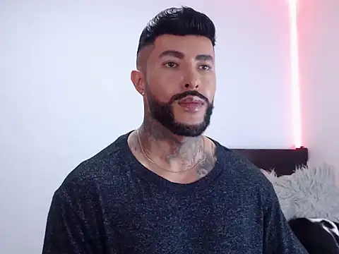 andrea de lucaa online show from October 2025 03:40:01 AM