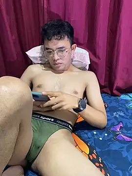 Snapshot of rand1101 chatting on October 2025 10:40:02 PM rand1101 online show from October 2025 10:40:02 PM