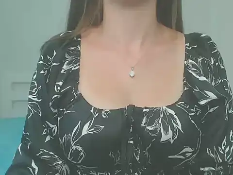 KristenBraunX online show from September 2025 12:16:02 PM