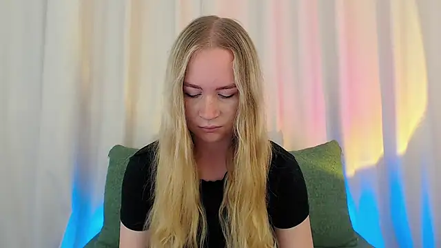 Snapshot of Mystic_Chloe chatting on September 2025 12:54:02 AM Mystic Chloe online show from September 2025 12:54:02 AM