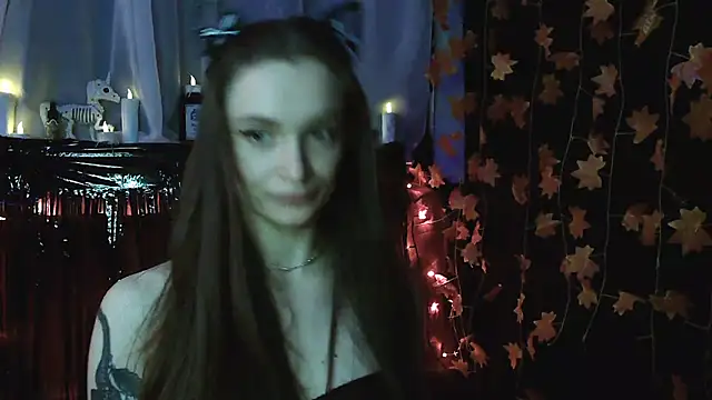   Leyla   online show from October 2025 07:47:01 PM