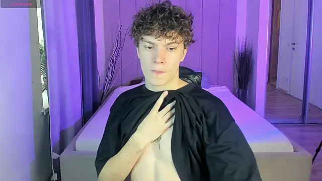 DYLAN  WILSON online show from September 2025 06:25:02 AM