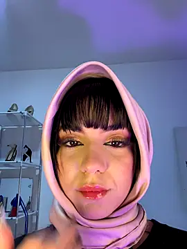 AriaBlush 18 online show from September 2025 11:04:02 PM