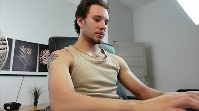 Snapshot of Ethan_Fyre chatting on October 2025 09:41:02 AM Ethan Fyre online show from October 2025 09:41:02 AM