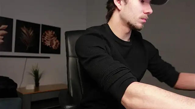 Snapshot of Ethan_Fyre chatting on November 2025 09:50:01 PM Ethan Fyre online show from November 2025 09:50:01 PM