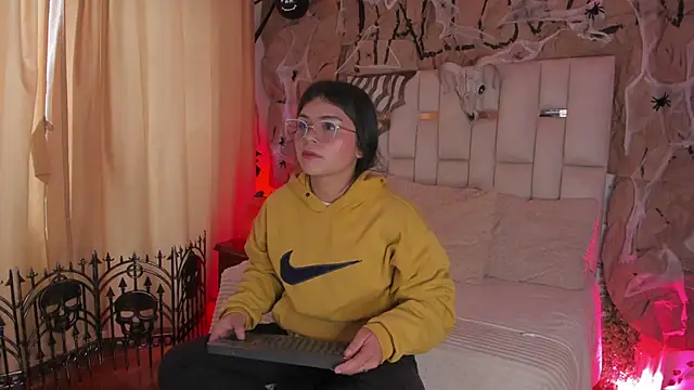 Jade Nmm online show from October 2025 01:01:02 PM