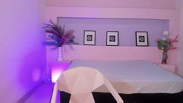 MiaLux5 online show from September 2025 01:45:01 PM