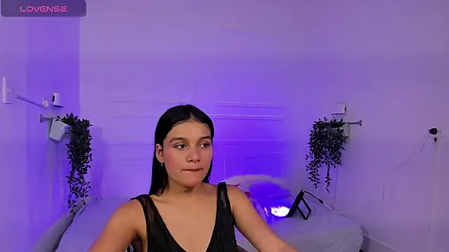 MiaLux5 online show from November 2025 01:01:02 PM