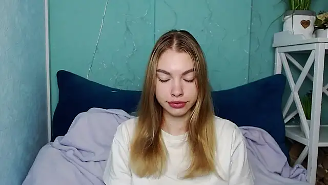 CassieDi online show from September 2025 05:06:02 AM