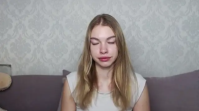 CassieDi online show from September 2025 04:48:02 AM