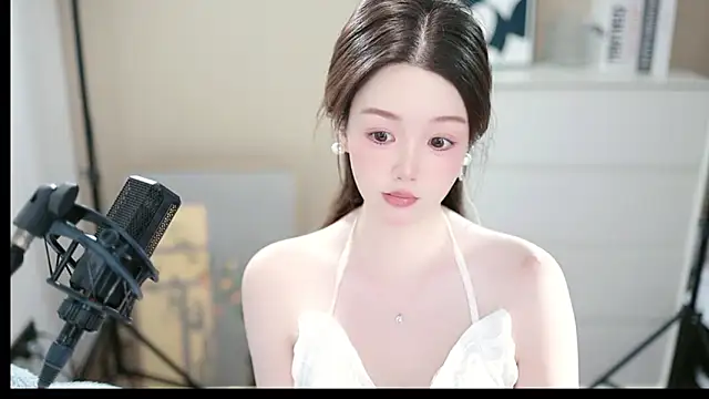 Snapshot of abbyli12 chatting on November 2025 03:45:02 PM abbyli12 online show from November 2025 03:45:02 PM