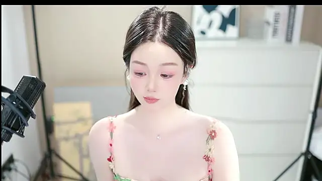 Snapshot of abbyli12 chatting on November 2025 03:23:01 PM abbyli12 online show from November 2025 03:23:01 PM