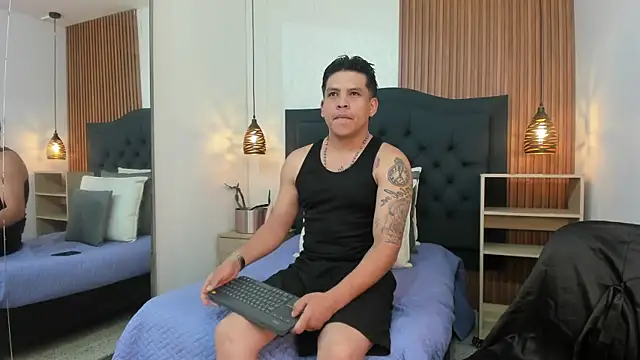 Dominic Taylor  online show from October 2025 02:21:02 AM