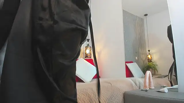 Dominic Taylor  online show from October 2025 03:07:02 AM