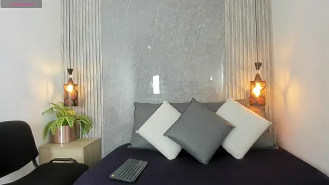 Dominic Taylor  online show from October 2025 03:31:01 AM