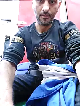 Snapshot of mahdiDido chatting on November 2025 08:41:01 PM mahdiDido online show from November 2025 08:41:01 PM