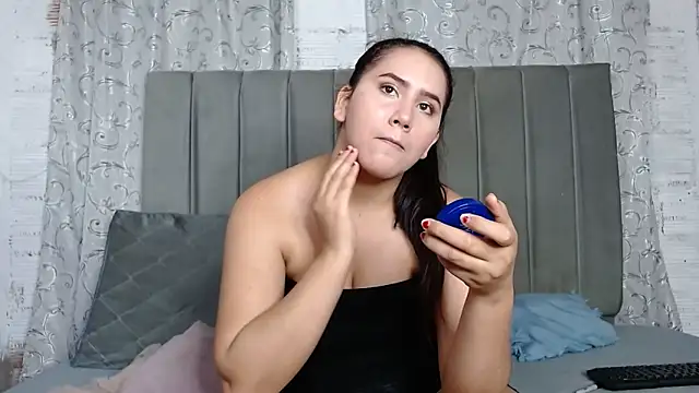 Snapshot of HOTEXTREMCOUPLE chatting on October 2025 03:53:02 AM HOTEXTREMCOUPLE online show from October 2025 03:53:02 AM