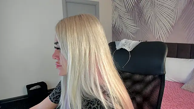 Kira Key online show from September 2025 09:14:01 AM