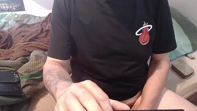 Snapshot of idiotpig66 chatting on March 2025 10:04:02 PM idiotpig66 online show from March 2025 10:04:02 PM