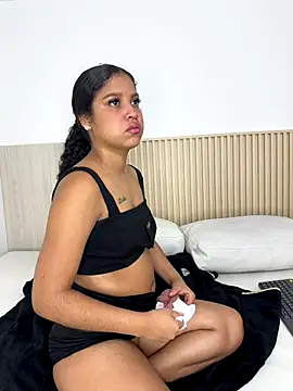 alena brown  online show from October 2025 12:01:02 PM