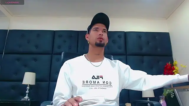StivBigCock online show from September 2025 02:44:02 AM