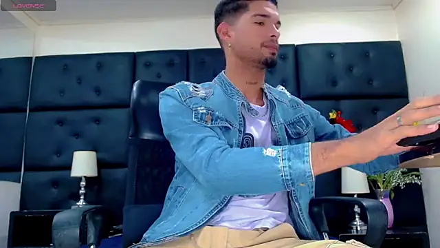 StivBigCock online show from September 2025 02:04:02 AM