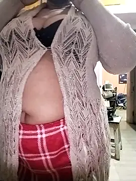 Urban Queen online show from November 2025 03:12:02 PM